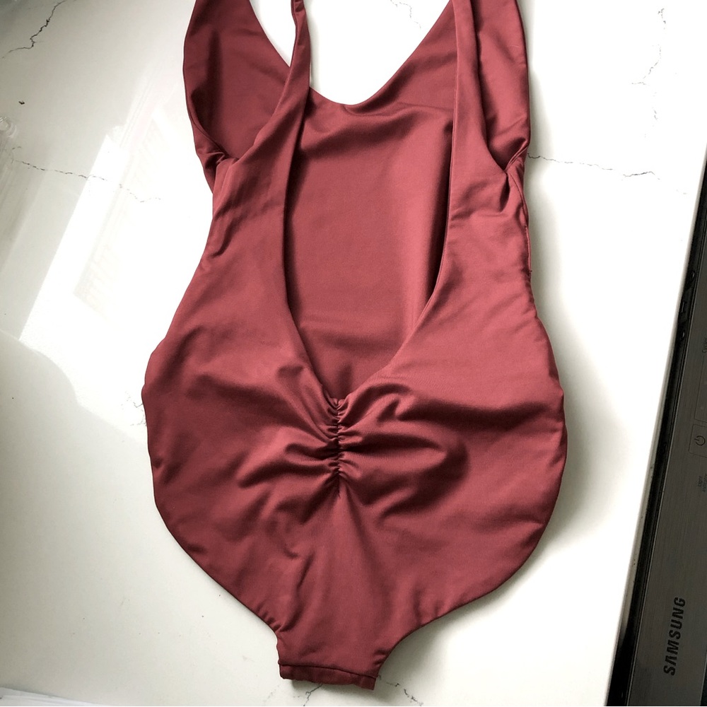 Bordeaux limited color run Londre minimalist one piece